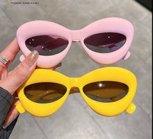 Load image into Gallery viewer, Unique Gradient Sunglasses FancySticated