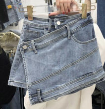 Load image into Gallery viewer, Clare Denim Short FancySticated
