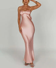 Load image into Gallery viewer, His Valentine Backless Maxi Dress FancySticated
