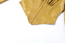 Load image into Gallery viewer, Crop Top - Capris
