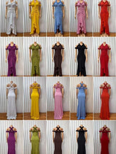 Load image into Gallery viewer, Nadya Off-Shoulder Maxi Dress

