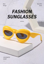 Load image into Gallery viewer, Unique Gradient Sunglasses FancySticated
