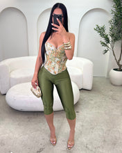 Load image into Gallery viewer, Lovely Corset Capris Set
